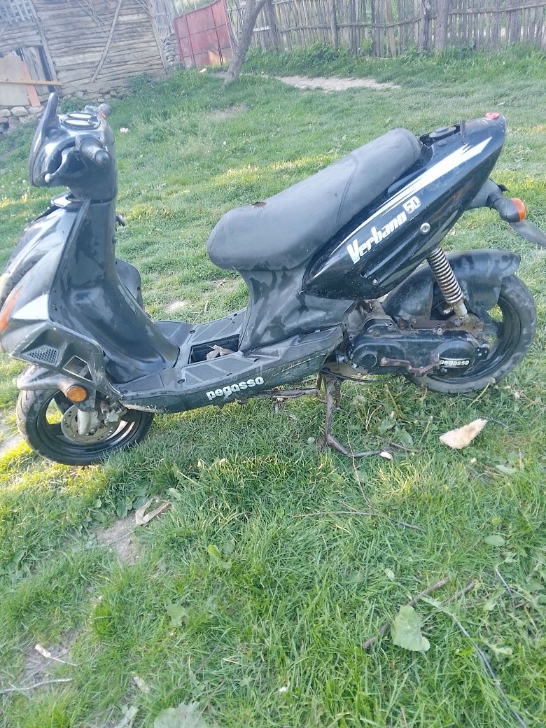 Vânnd scuter pegasso 50 cc preț negociabil