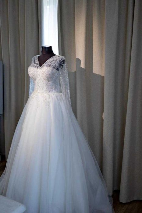 Vand rochie de mireasa