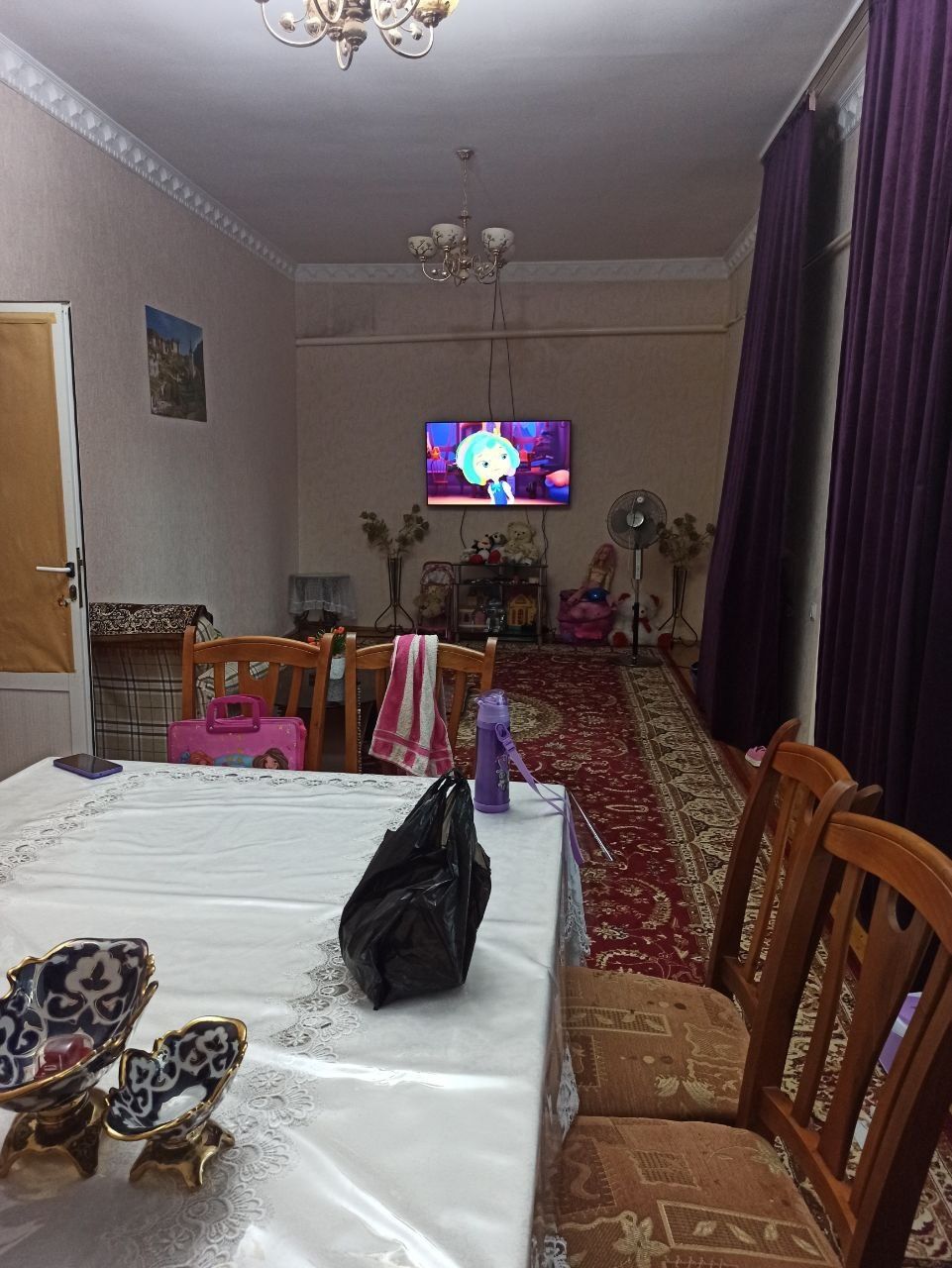 Продается дом из 8 комнат.состоянее среднее.участок 7,5 соток . Дурмен