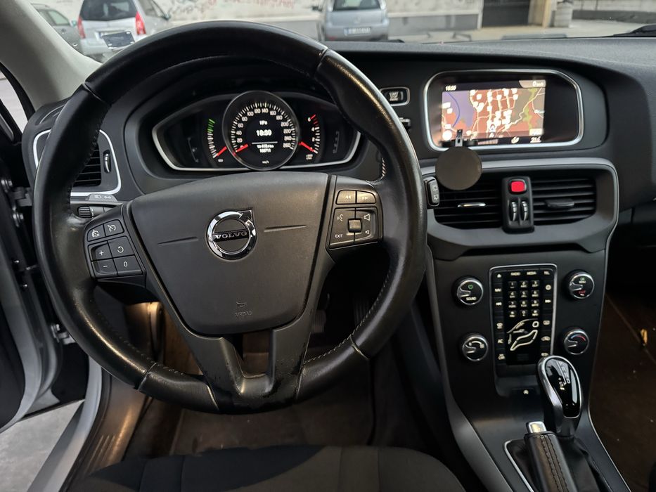 Volvo V40 D2 Автоматик