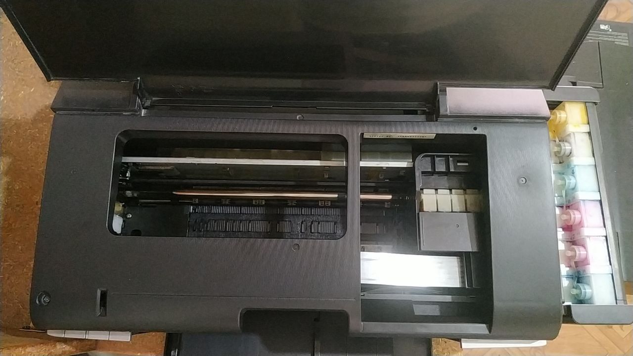 Принтер L800 цена 120$