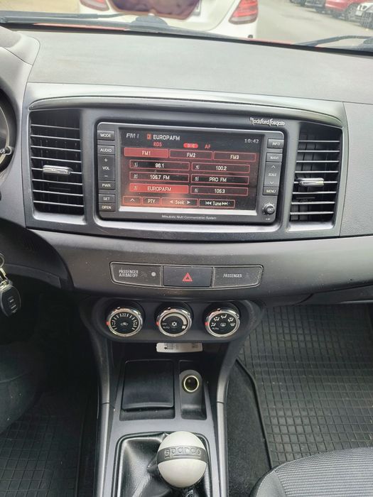 Mitsubishi lancer
