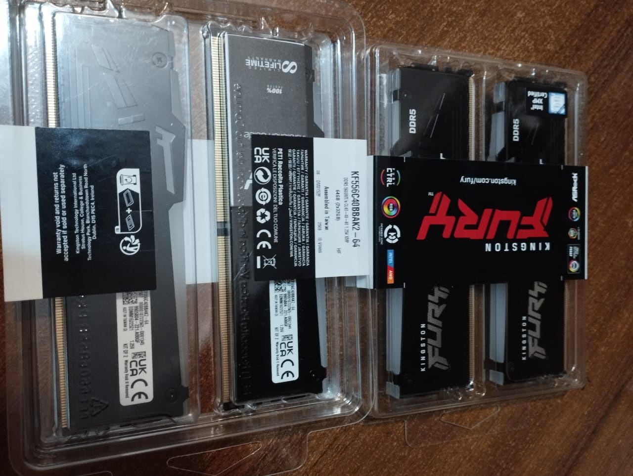 Срочно продам новый комплект оперативной памяти DDR5 5600 для ПК
