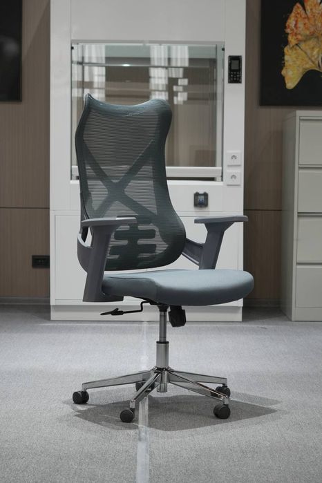 Продам кресло офисное