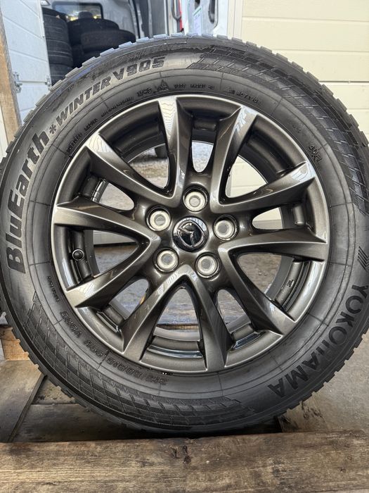 Jante originale Mazda 3, CX-3 echipate cu anvelope de iarna 215/60 16