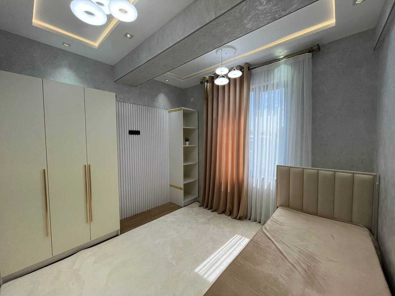4х комнатная квартира 3 этаже 103кв\м, в Самарканде