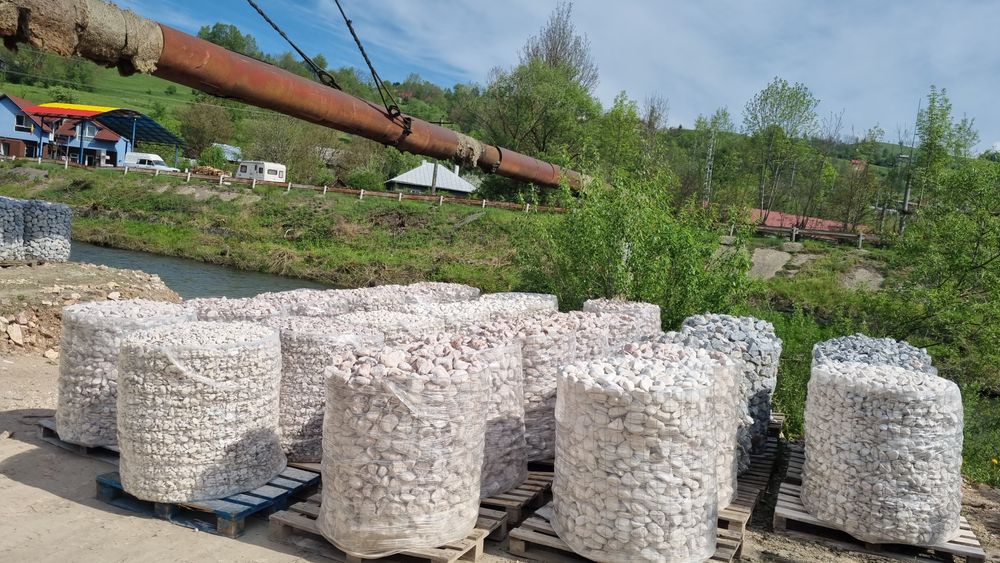 Piatra decorativa gradina alba,rosiatica,gri ,negru rotunjita/sparta