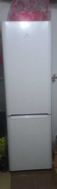 Продам холодильник состояние идеальное