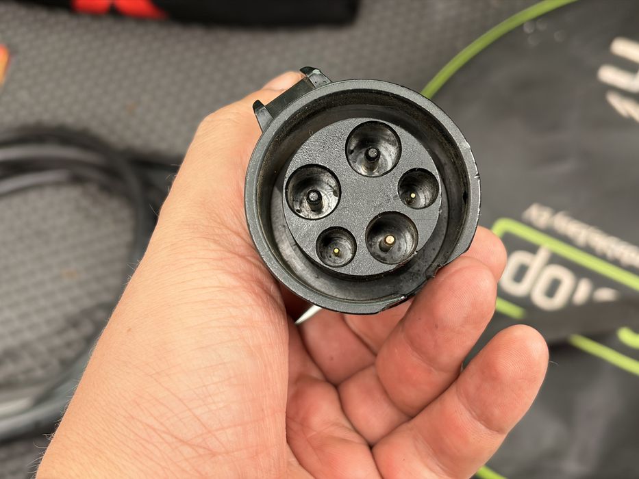 J1772 to Tesla оригинален адаптер Tesla тип 1