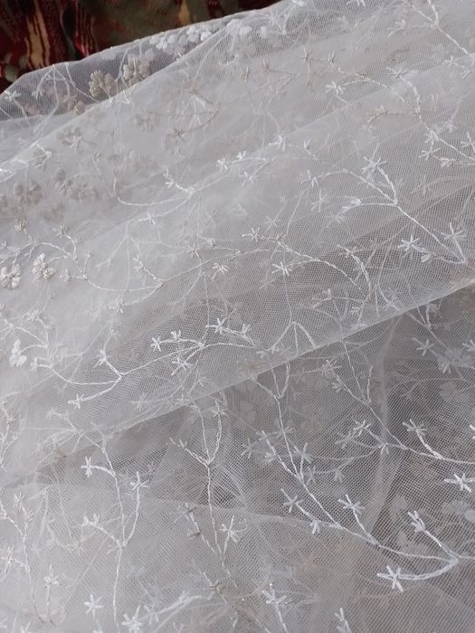 Продаю тюль в зал или в спальню