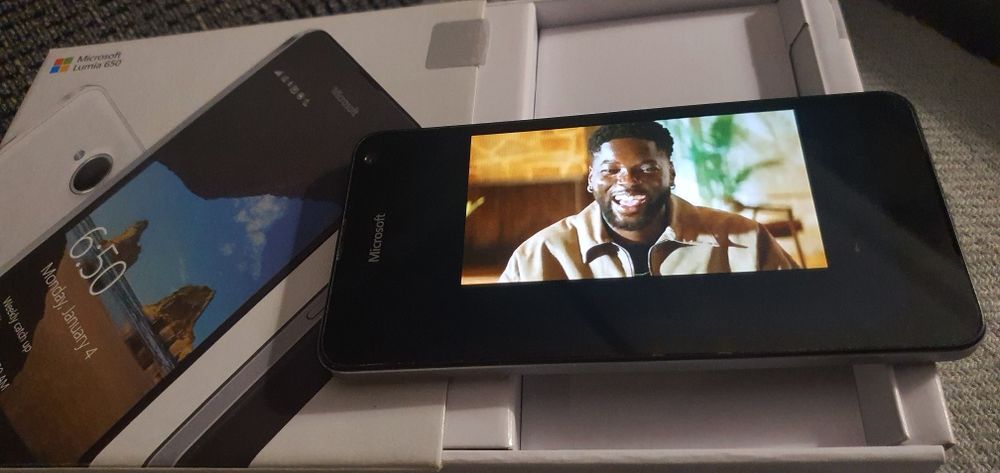 Microsoft/Nokia Lumia 650