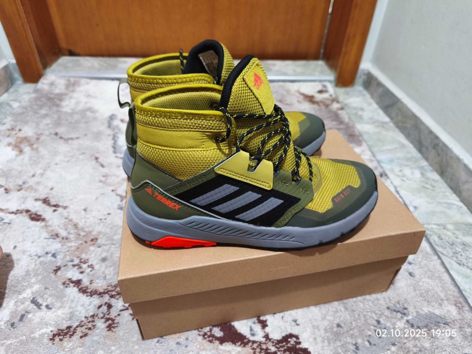 Adidas детски боти