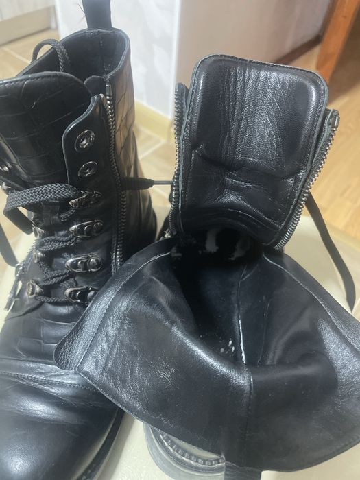 Продам женские ботинки