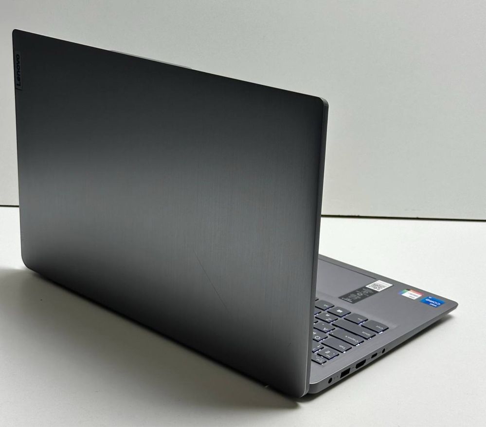 Lenovo sensorniy ekran Core i5 - 1135G7. Dasturchilar uchun maxsus