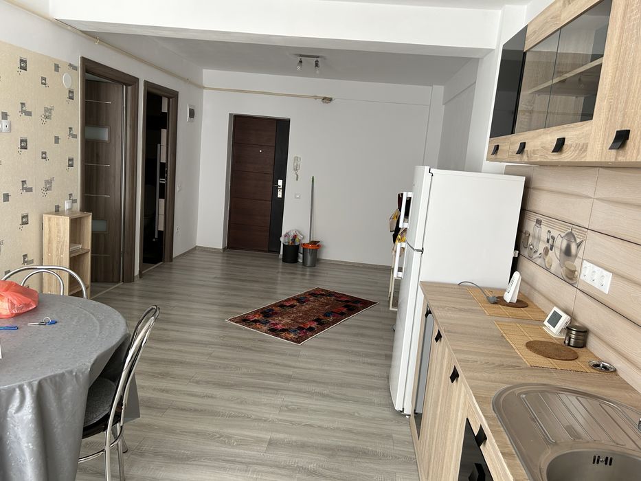 Se inchiriaza apartament cu doua camere