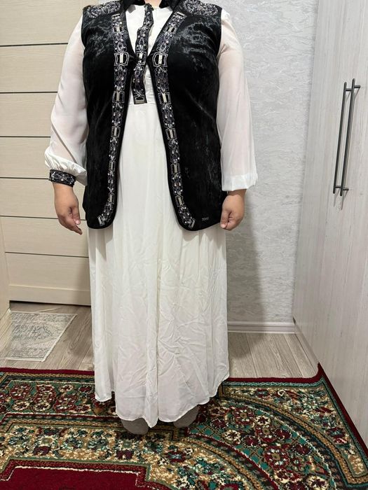 Ақ көйлек кәжекеймен сатылады