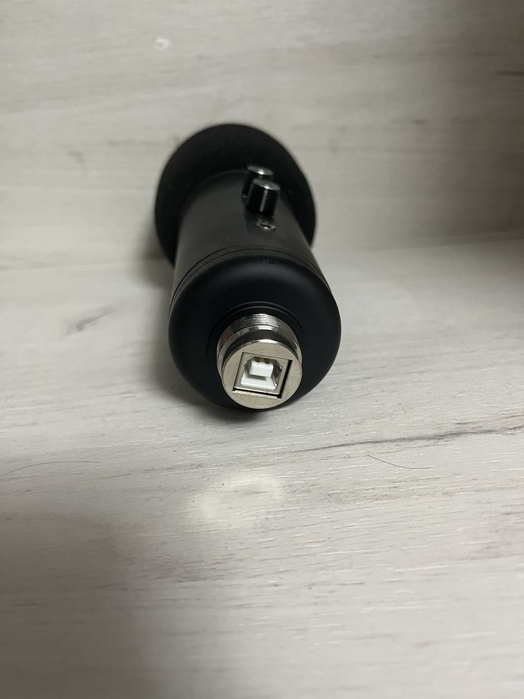 Microfon de studio sau gaming