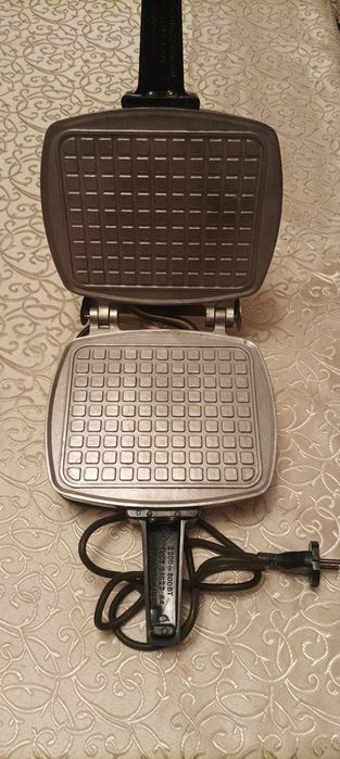 Вафельница электрическая.