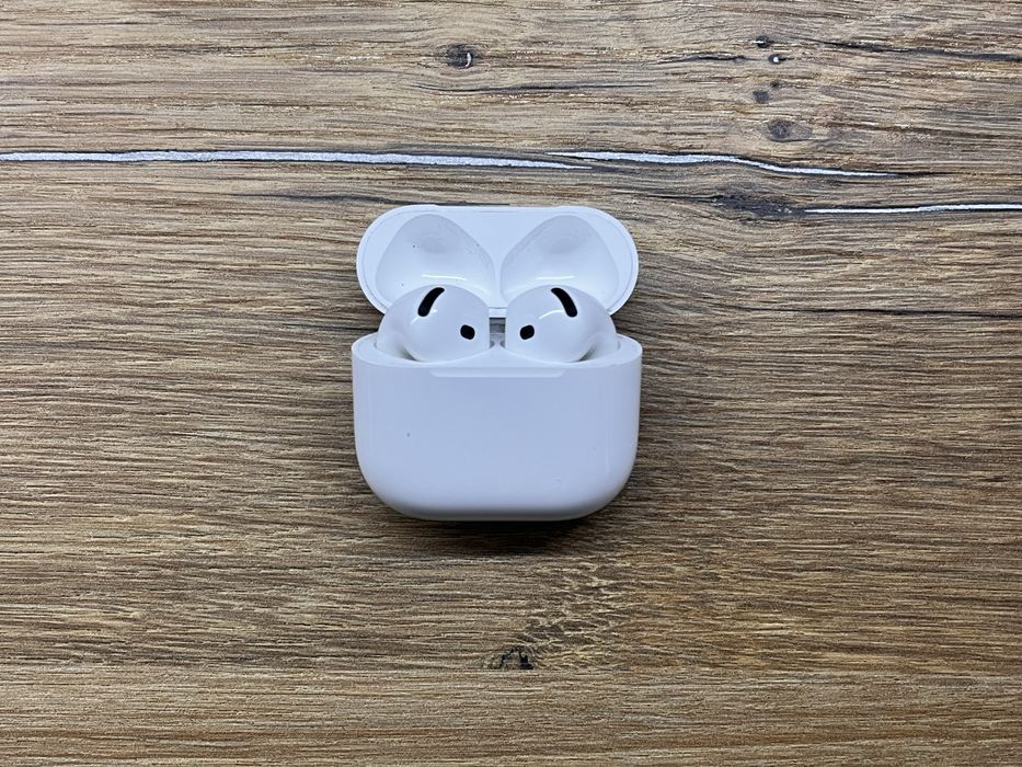Apple AirPods 4 ANC — отличное состояние, полный комплект