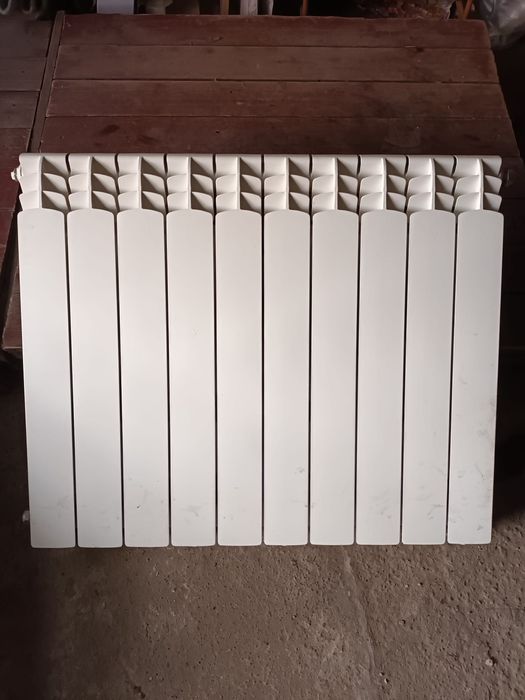 Vând  3 calorife de aluminiu