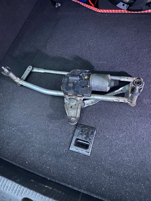 Vând ansamblu ștergătoare Passat Cc