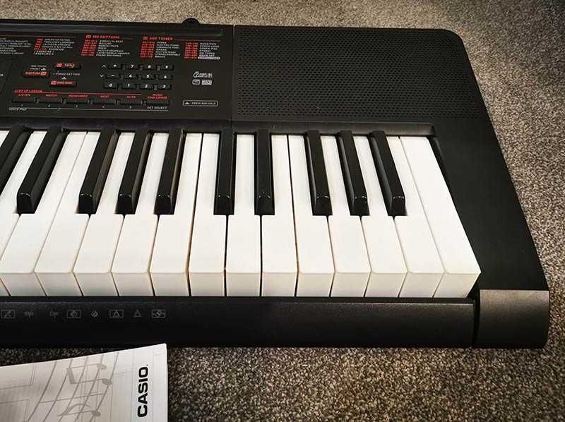 компютърна миди клавиатура CASIO LK-160 синтезатор с 5 октави и USB