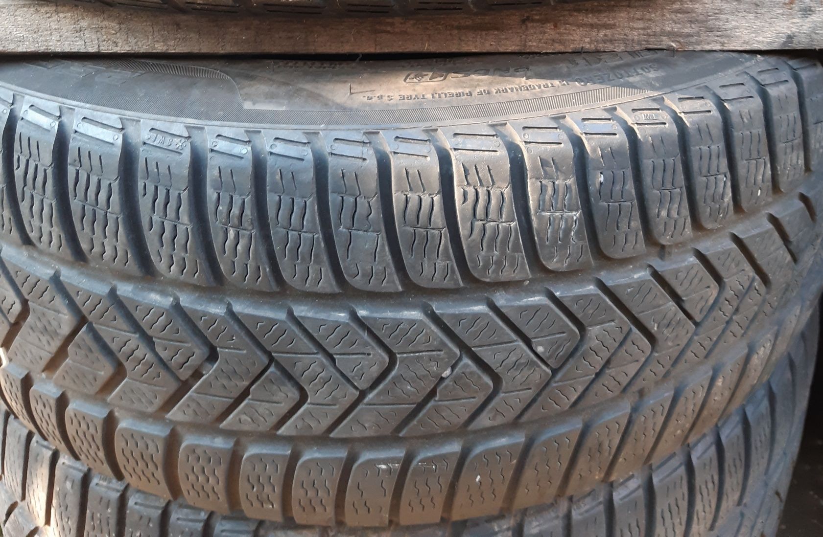 2 anvelope 255/45r19 iarnă marca Pirelli preț 250 lei bucata