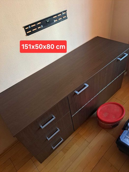 Comoda TV cu spatiu mare de depozitare