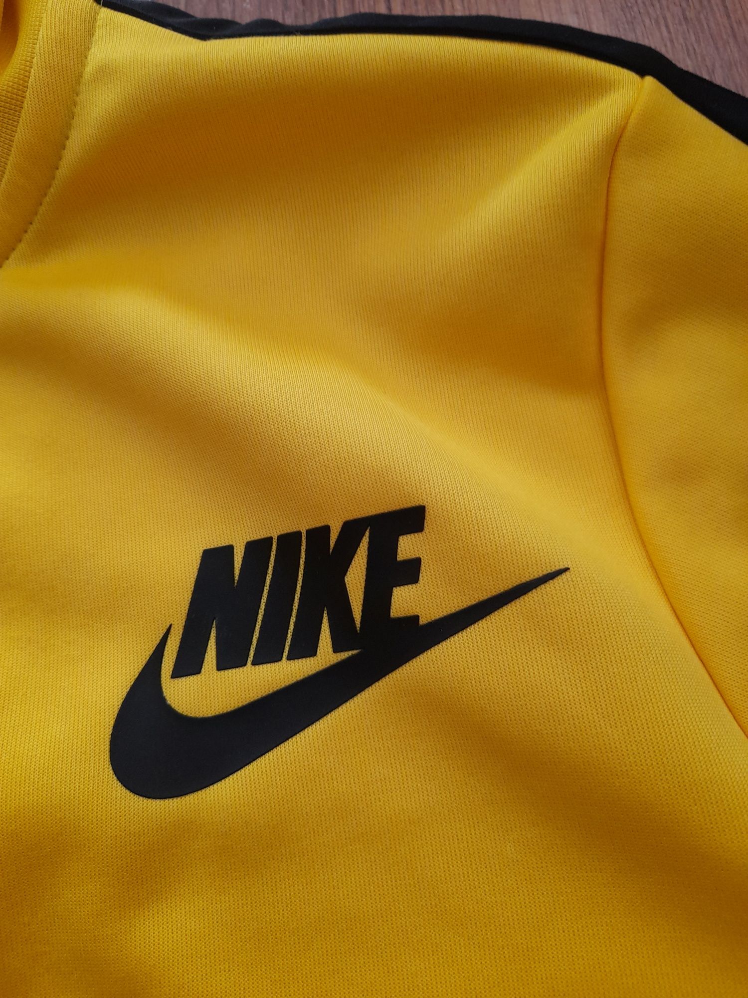 Nike мъжко горнище M размер.