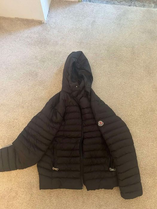 Moncler яке л размер