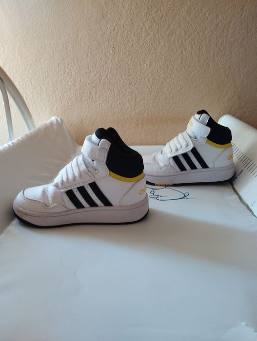 Маратонки Адидас