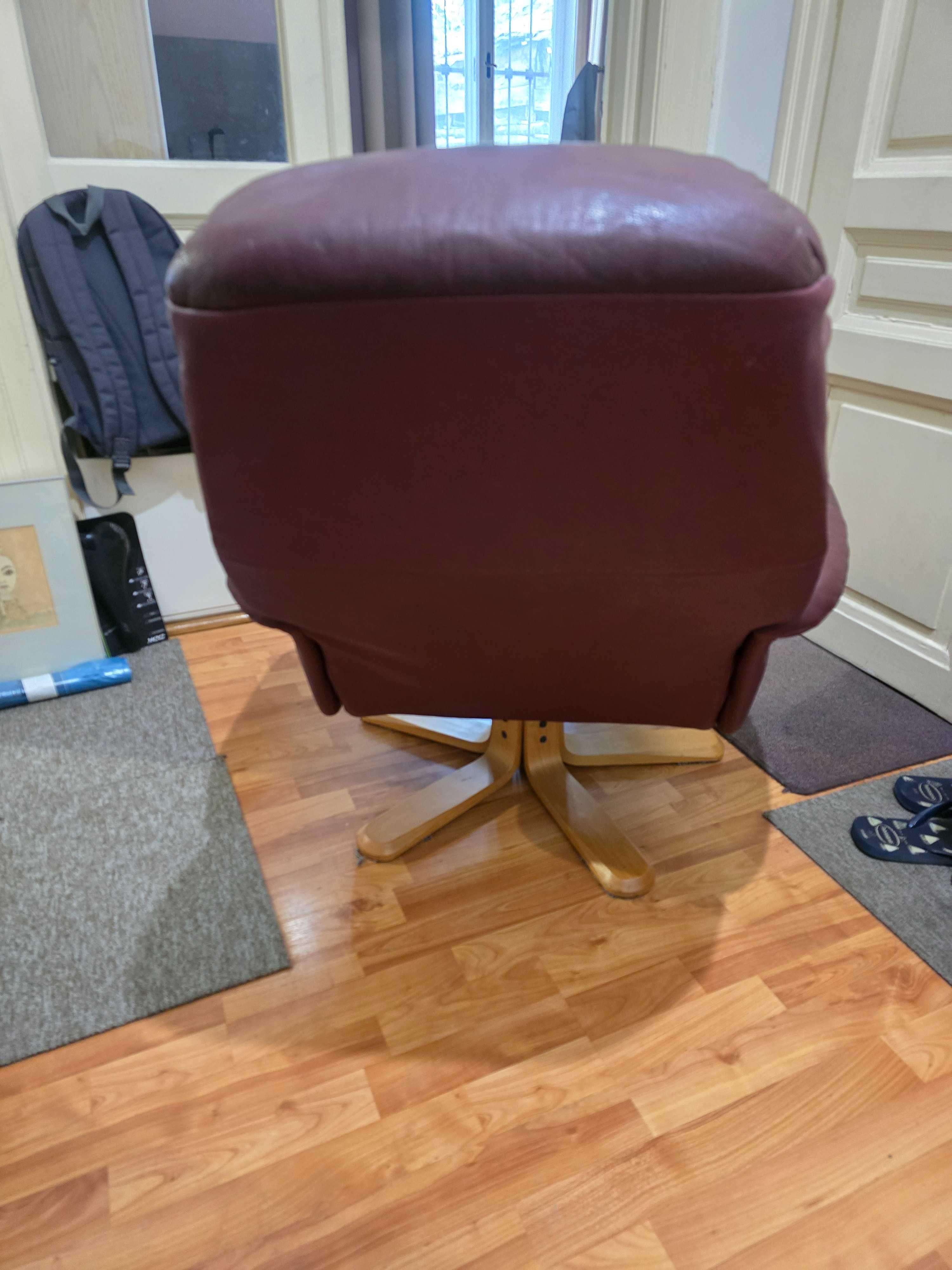 Vand fotoliu de relaxare din piele naturala culoare maronie / bordo