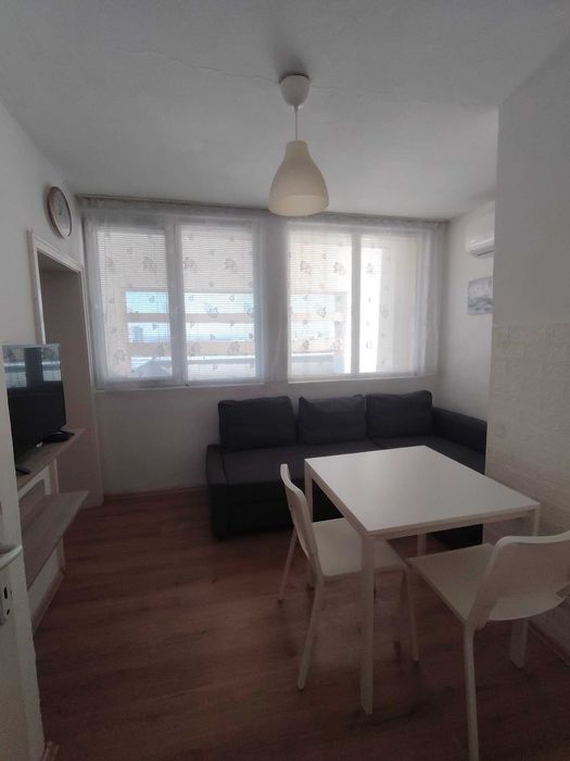 Дава се под наем Двустаен апартамент в Бургас, Лазур - 50 кв.м за 357 € - Снимка #3