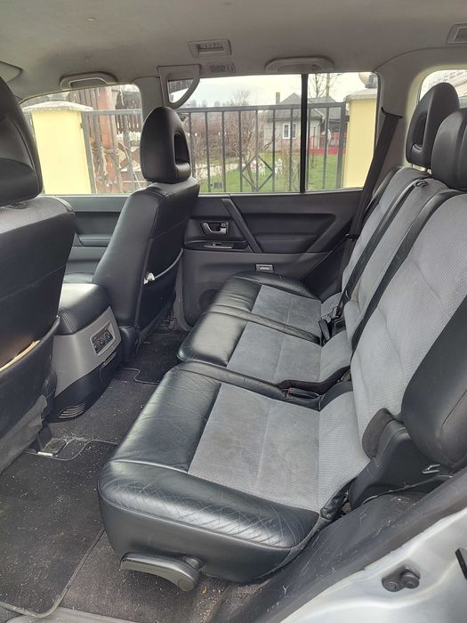 Vând sau schimb Mitsubishi Pajero 3,2