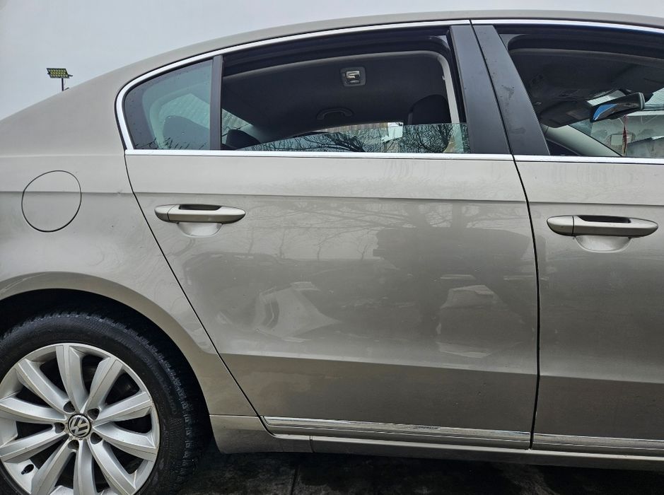 Portiera LC8Y Passat B7 Dreapta Fata Spate Usa Lc8y Passat B7