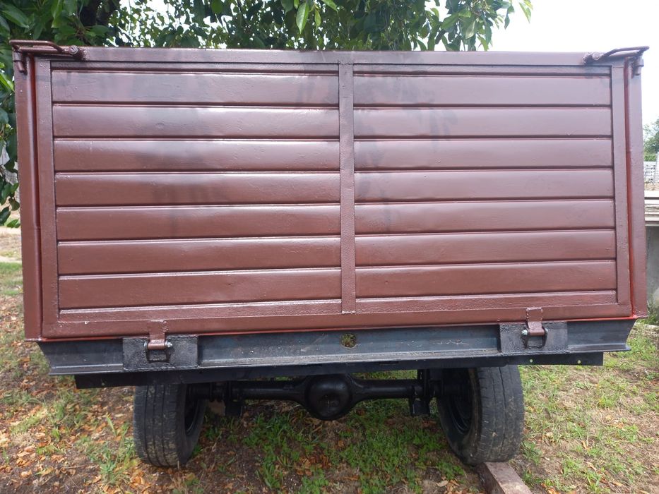 Vând,schimb camioneta și remorcă