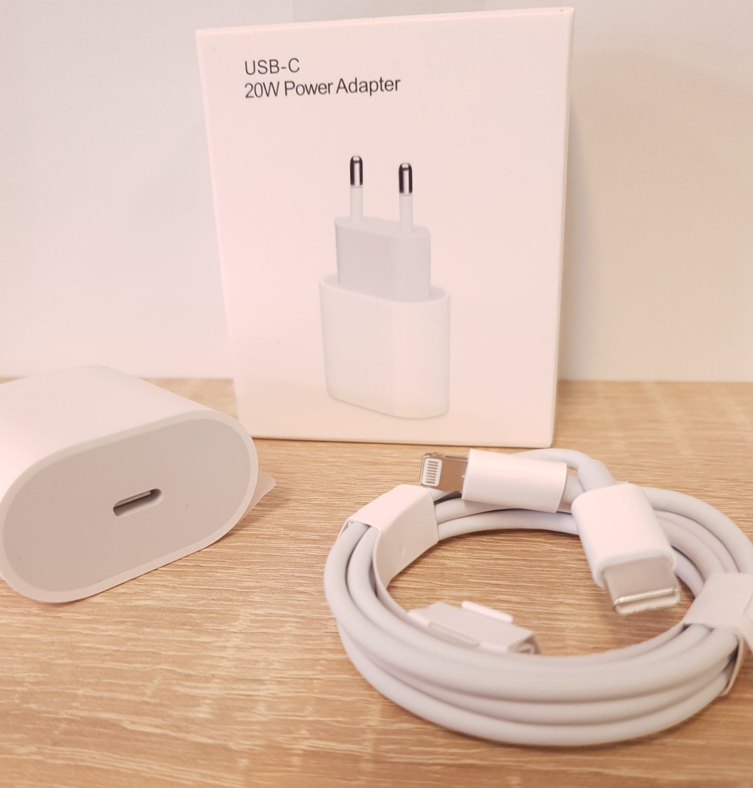 Ново!Зарядно Iphone 15 ; USB-C Power Adaptor 15pro/15pro max