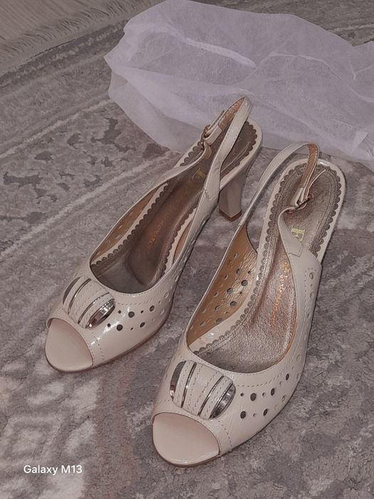 Hammasi 50 mingdan. Все по 50 тысяч.