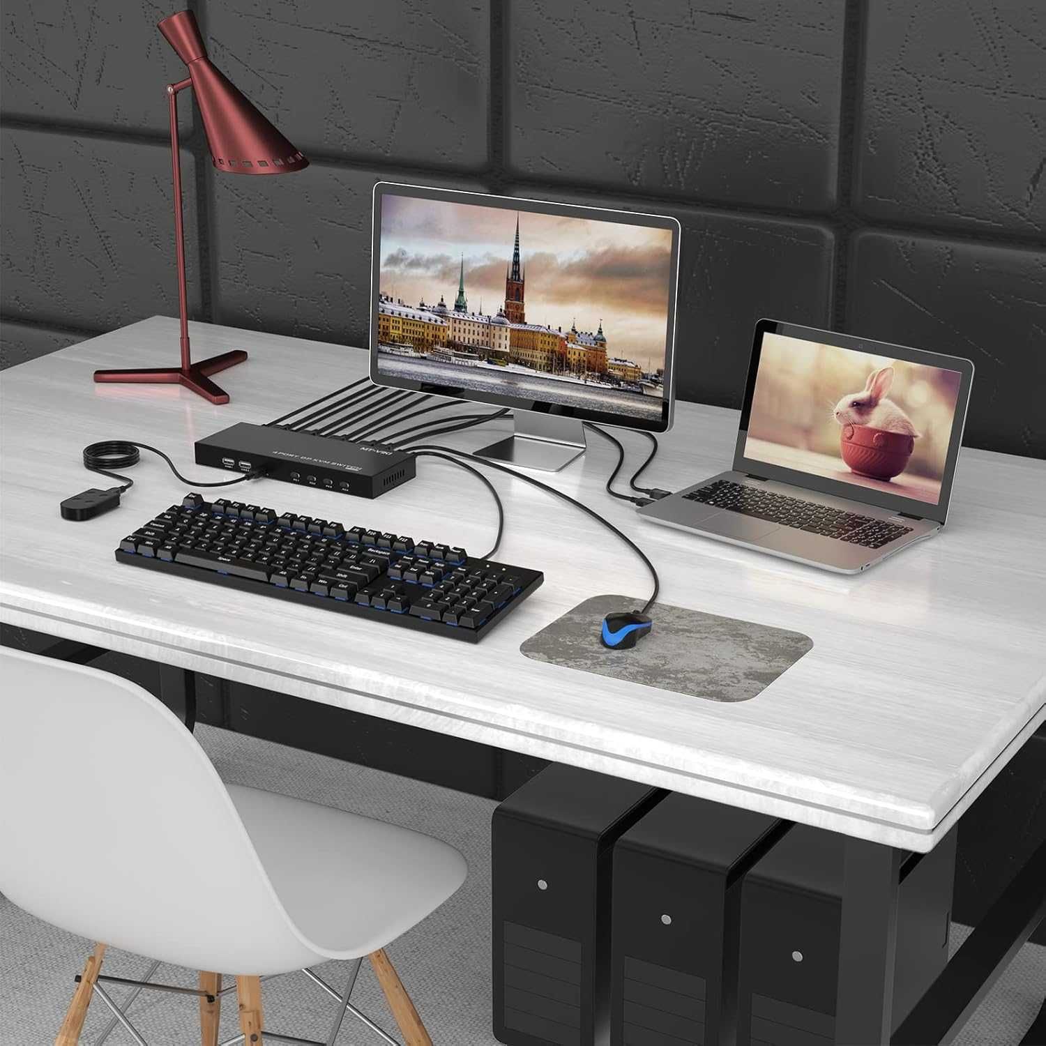 KVM превключвател DisplayPort 4 порта, 4 x DP кабела 4 x USB кабела