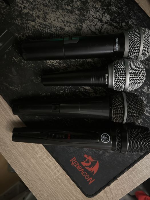 Комплект 3 безжични микрофона + 3 приемника AKG + 1 кабелен микрофон