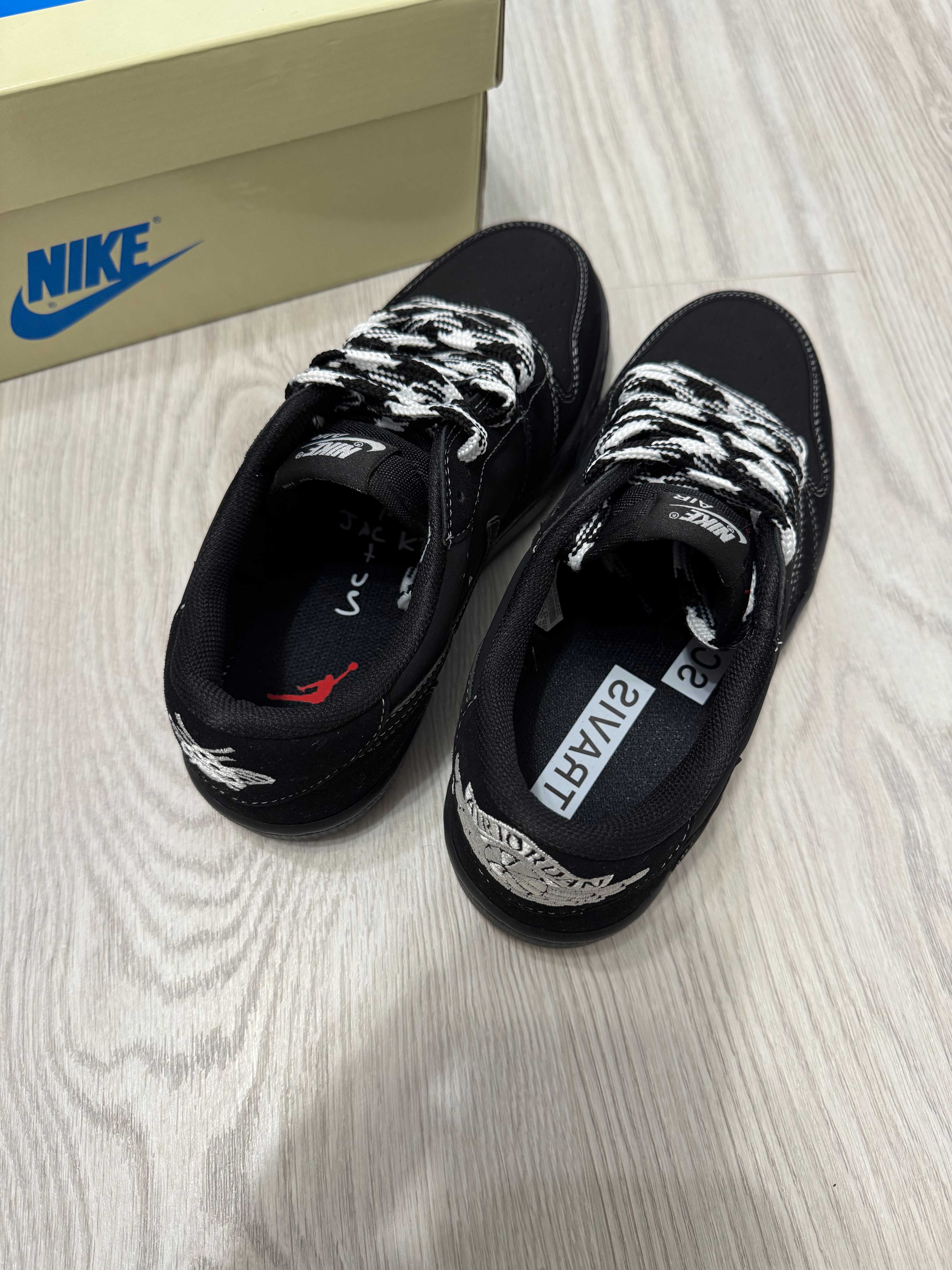 Adidasi Jordan 1 x Travis Scott Air Low / Fragment - Mocha Produse NOI