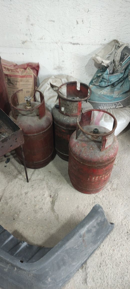 Продаю газыве баллоны