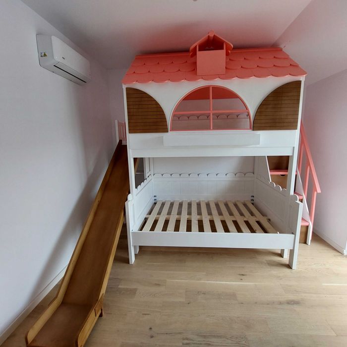 TRANSPORT GRATUIT.Pat tip casuta cu tobogan. Cod 2809