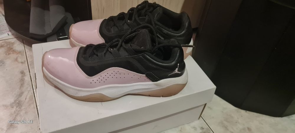 Jordan & Adidas original / 38 / 39