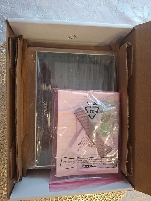 IP капацитивен touch монитор за видеодомофонна система VTH2521G 7" TFT