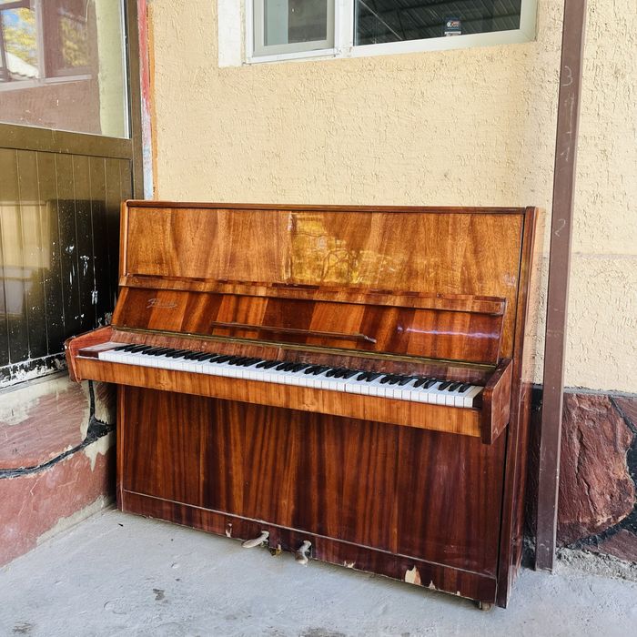 Пианино очень хорошие пианино