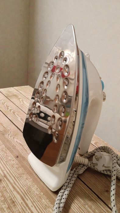 Утюг Scarlett полностью рабочий