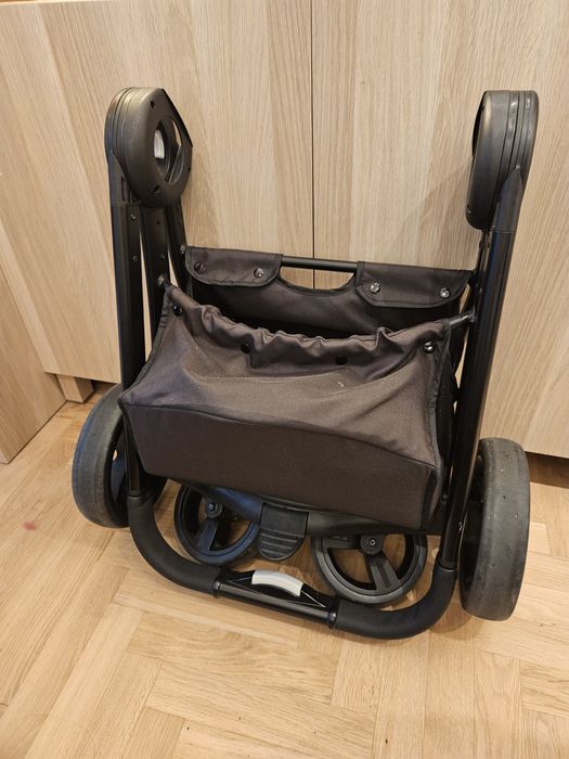 Carucior Chicco Urban 2in1 - singurul carucior de care ai nevoie
