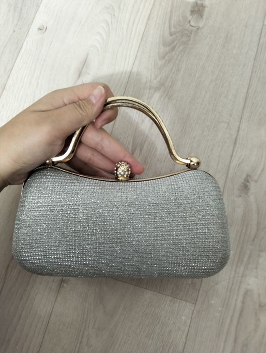 Сумка новая можна на той либо на выпусной