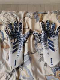 Продам перчатки Adidas predator